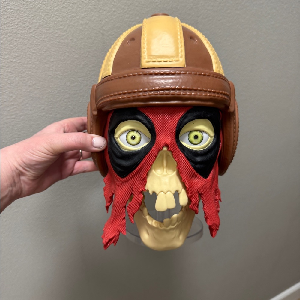 Headpool Popcorn Bucket as shown! Never used I just bought it when it came out